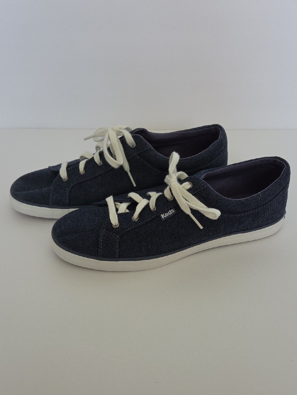 Keds Women's Dark Navy Denim Low-Top Sneakers with White Laces 8 1/2